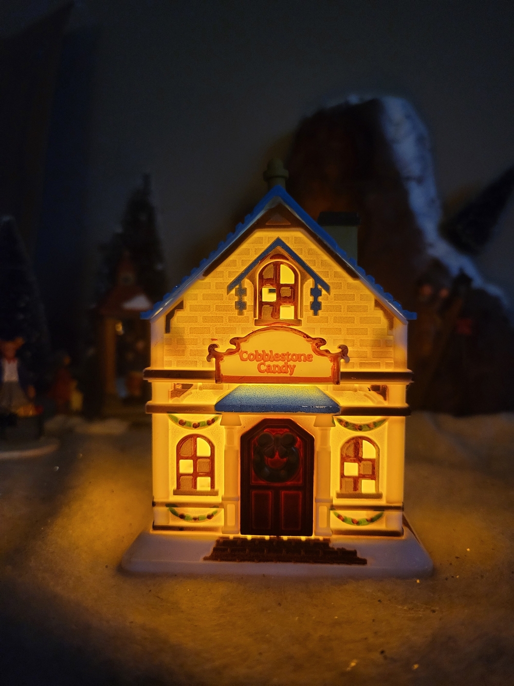 Cobblestone Corners "Cobblestone Candy" Village Building - Light Up
